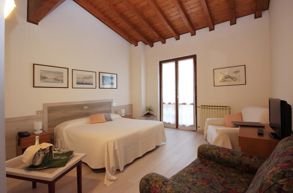Hotel Colomber غاردوني ريفييرا المظهر الخارجي الصورة